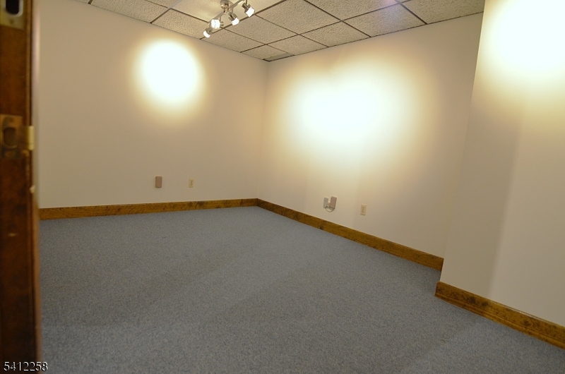 48 Woodport Rd Property Photo 7