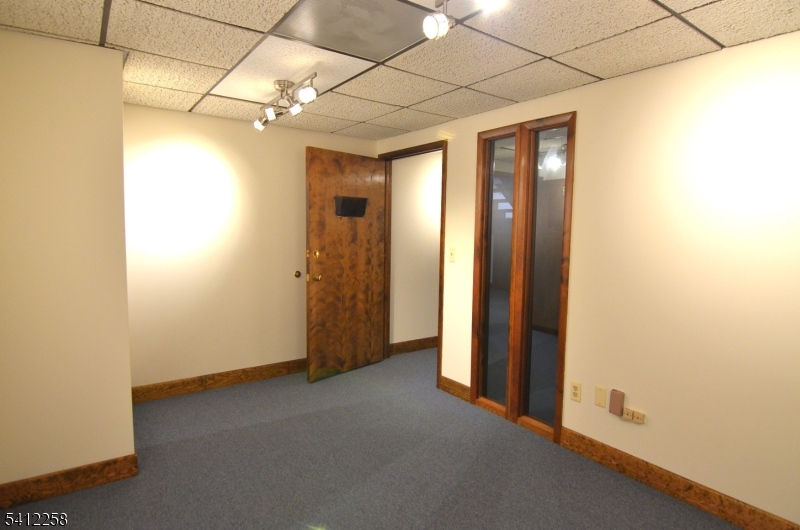 48 Woodport Rd Property Photo 8
