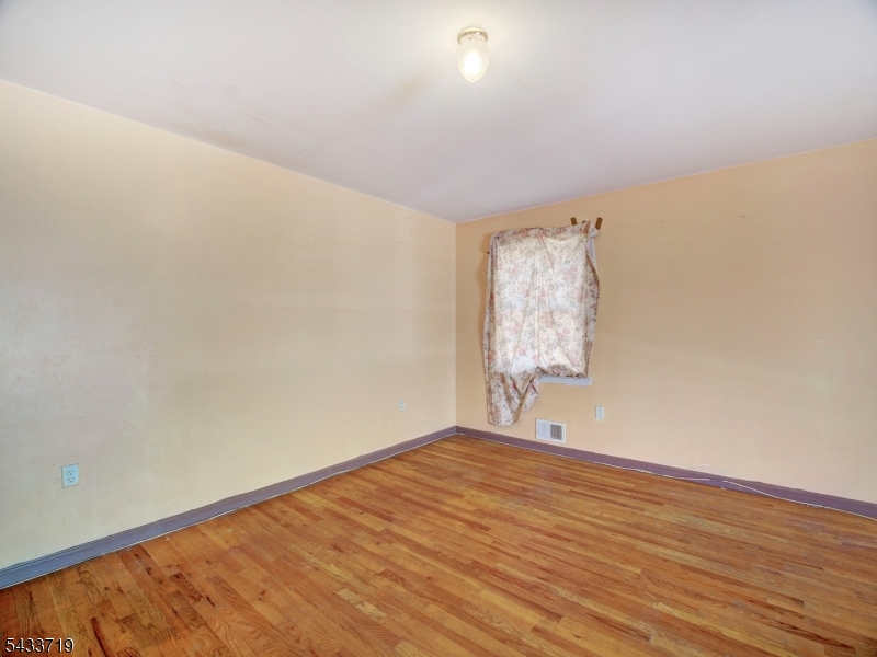 92 E Bigelow St Property Photo 5