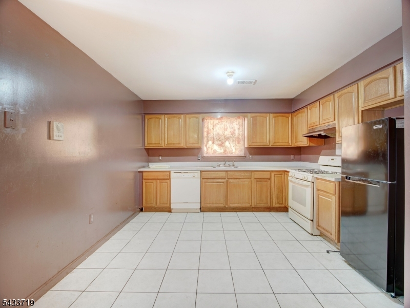 92 E Bigelow St Property Photo 6