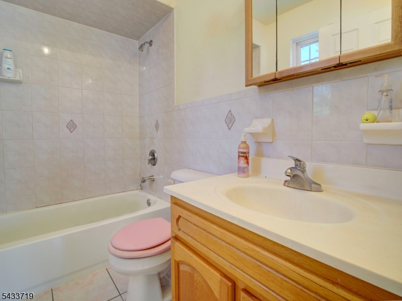 92 E Bigelow St Property Photo 9