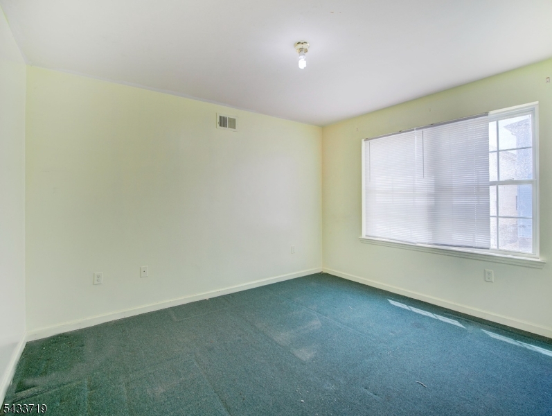 92 E Bigelow St Property Photo 11