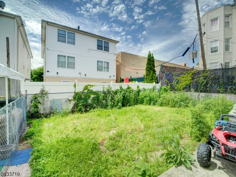 92 E Bigelow St Property Photo 15