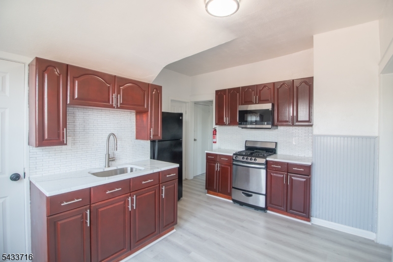 221 Silver Ave 3 Property Photo 1