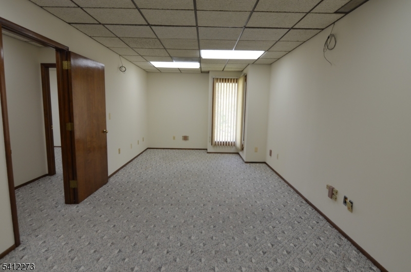 48 Woodport Rd Property Photo 12
