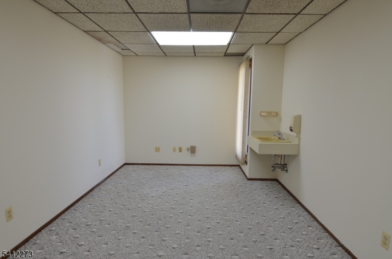 48 Woodport Rd Property Photo 13