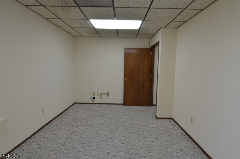 48 Woodport Rd Property Photo 14