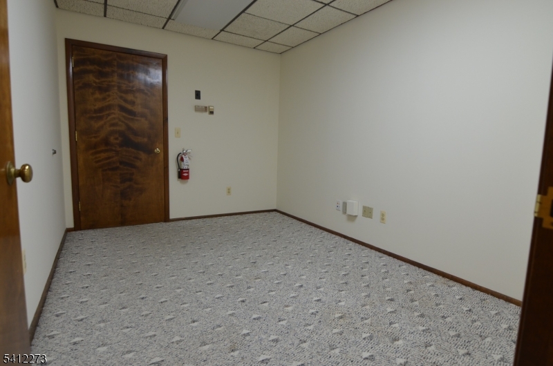 48 Woodport Rd Property Photo 16