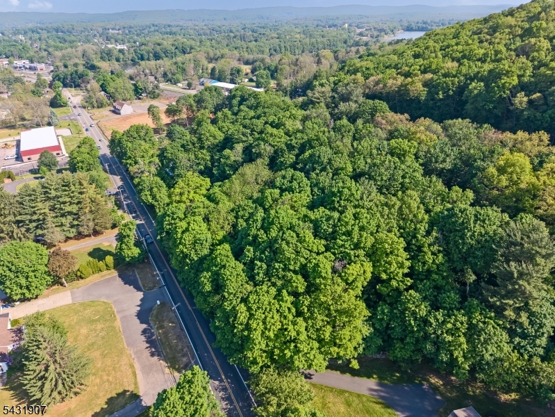 Sussex Tpke Property Photo 3