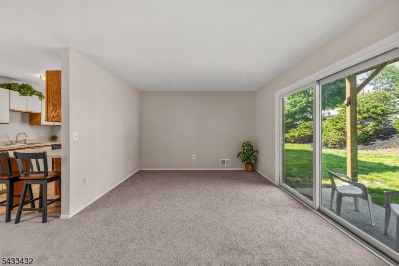 313 Spruce Hills Dr 313 Property Photo 15