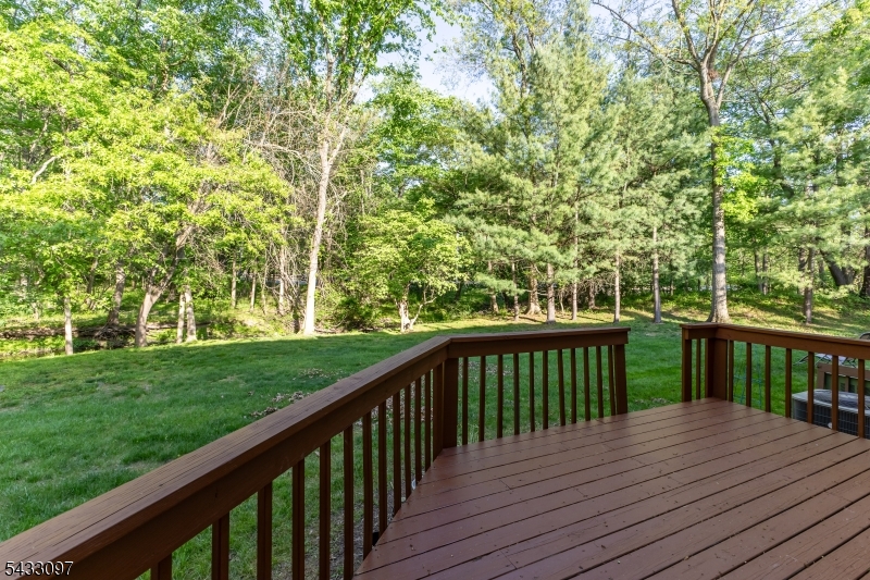 22 Flynn Pl Property Photo 2