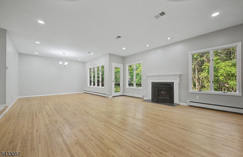 22 Flynn Pl Property Photo 3