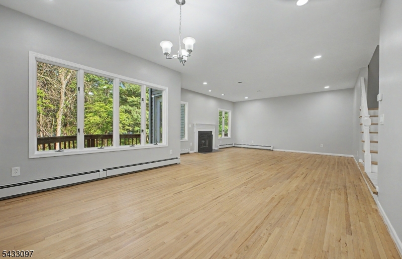 22 Flynn Pl Property Photo 4
