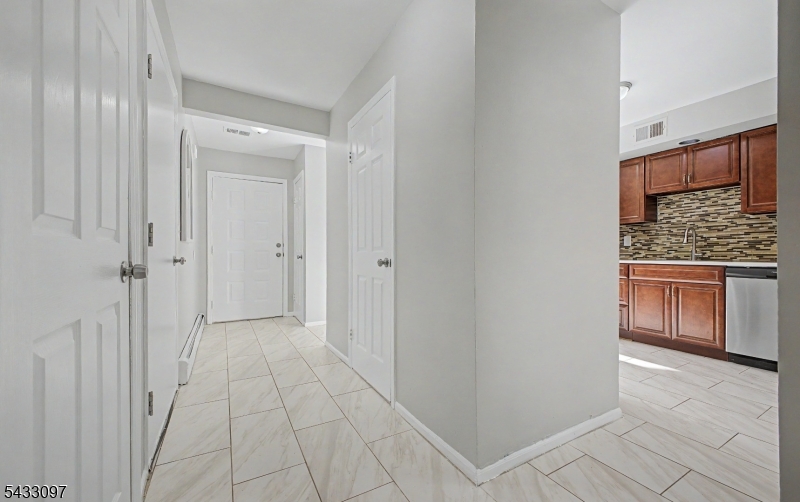 22 Flynn Pl Property Photo 6