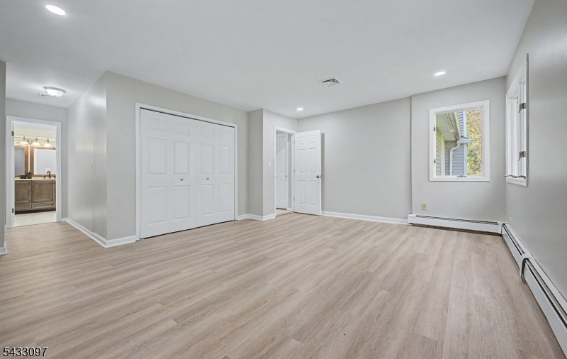 22 Flynn Pl Property Photo 12