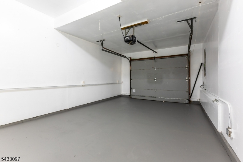 22 Flynn Pl Property Photo 28