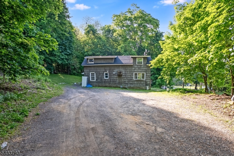 1561 Sussex Tpke Property Photo 6