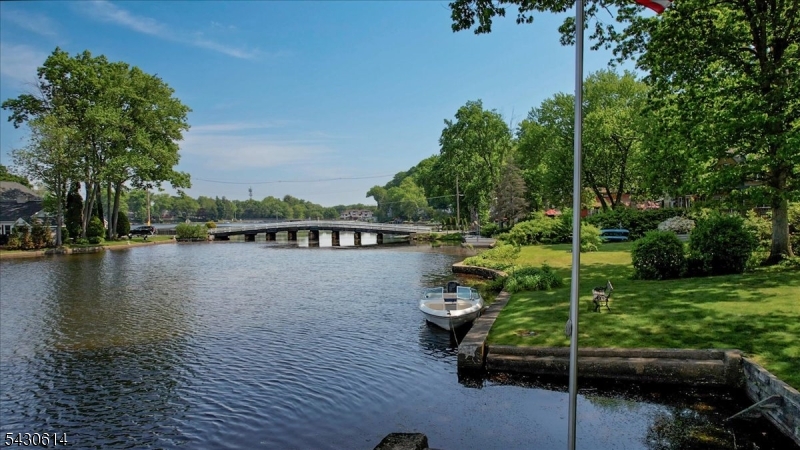 63 E Shore Rd Property Photo 4