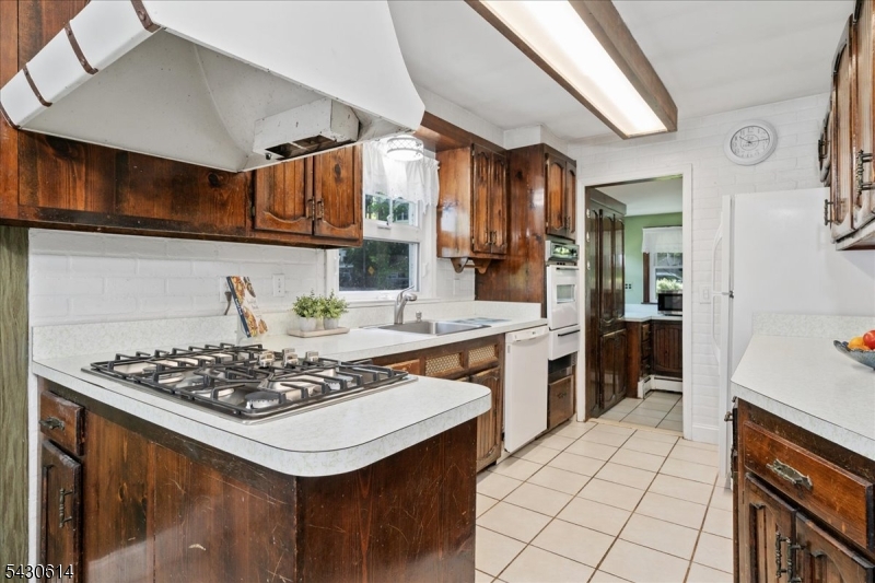 63 E Shore Rd Property Photo 15