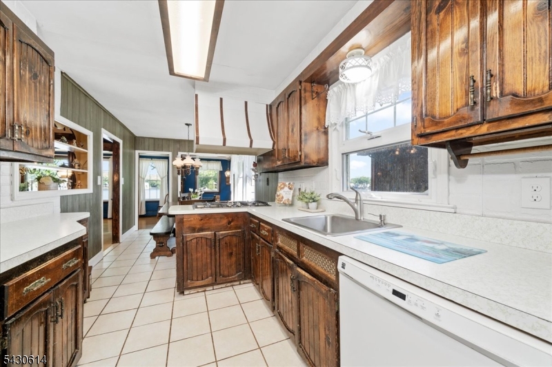 63 E Shore Rd Property Photo 16