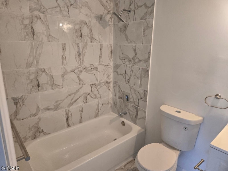 34 Mews Ln Property Photo 8