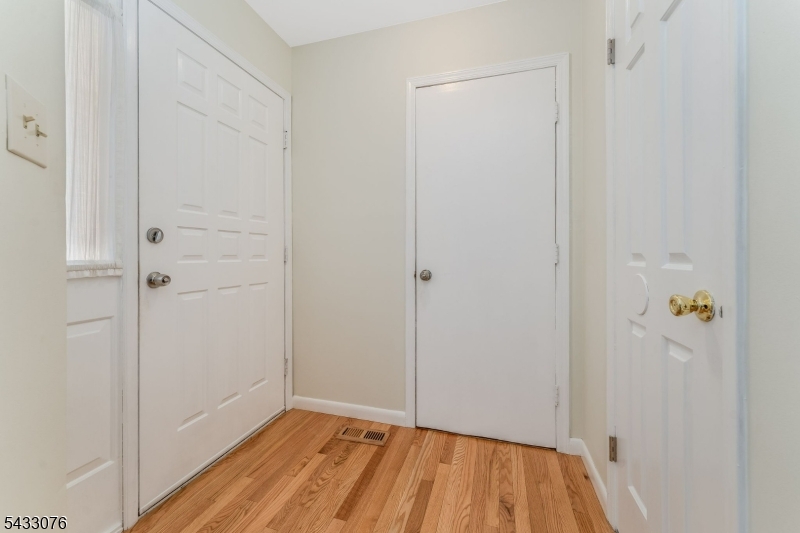 130 Locust Ct Property Photo 3