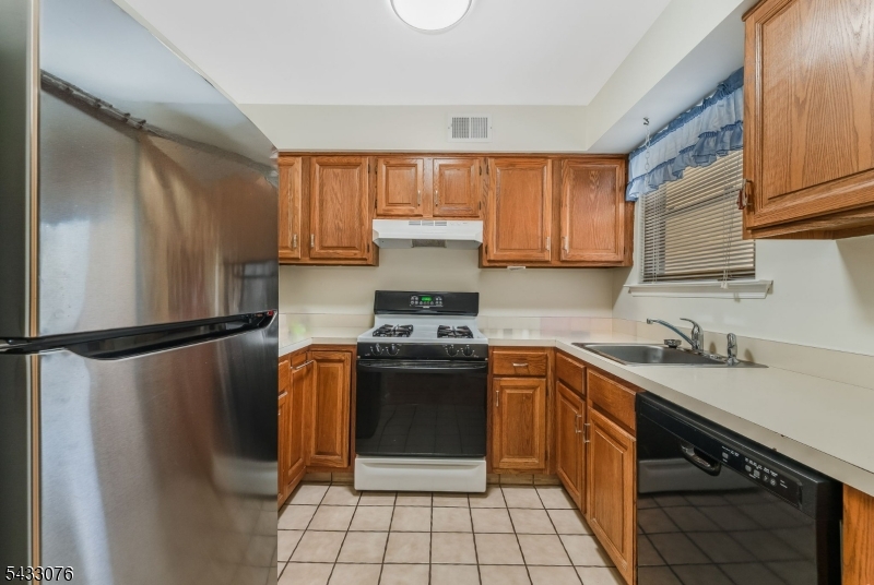 130 Locust Ct Property Photo 5