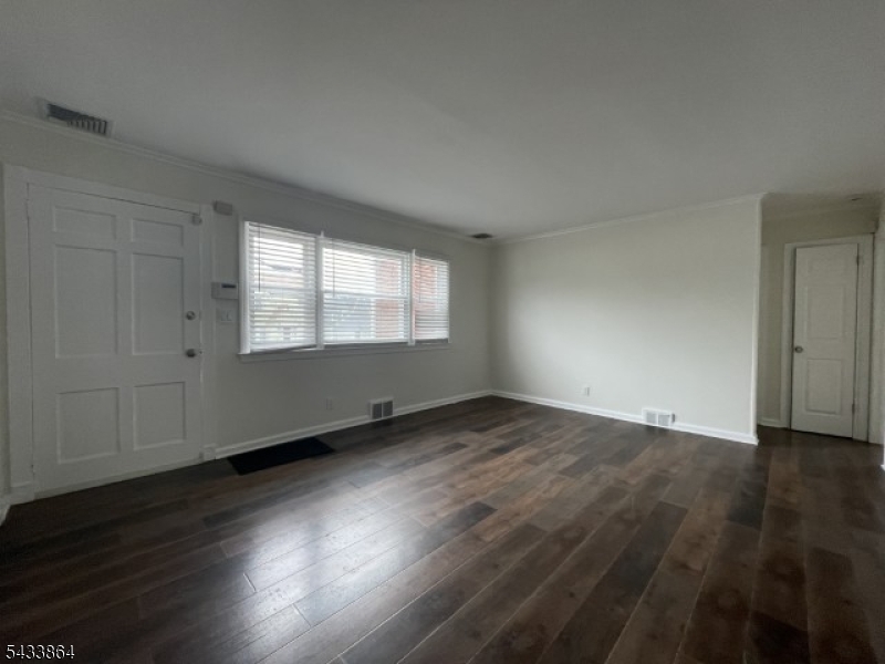 1584 Walker Ave Property Photo 3