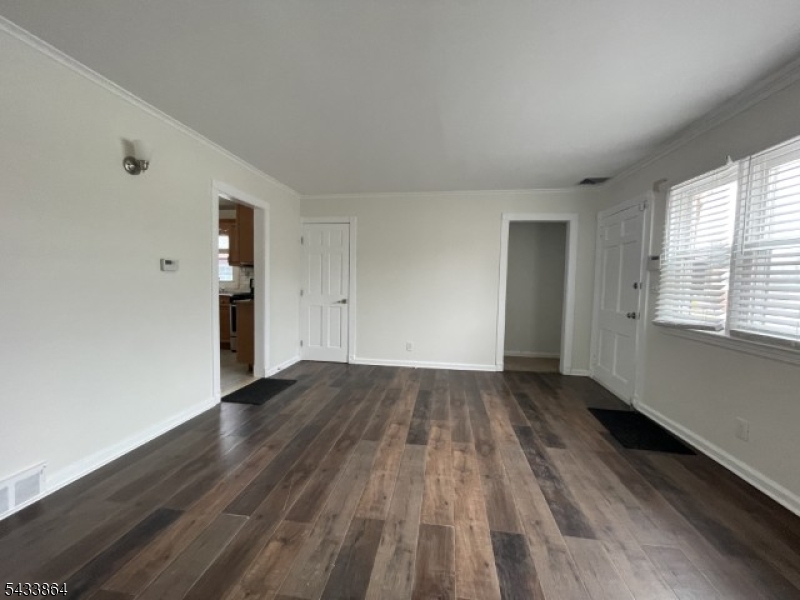 1584 Walker Ave Property Photo 7