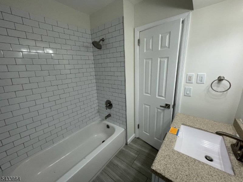 1584 Walker Ave Property Photo 13