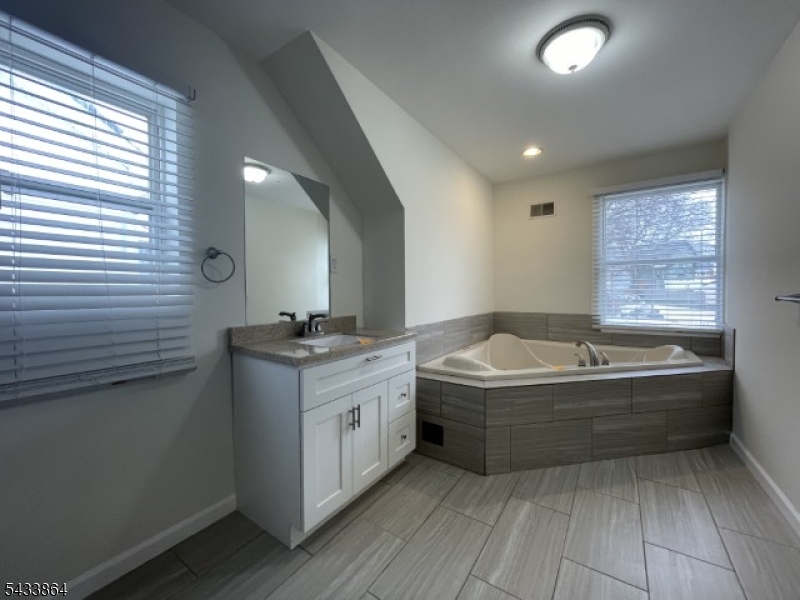 1584 Walker Ave Property Photo 18