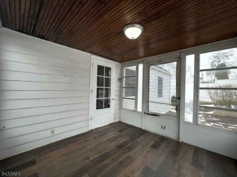 1584 Walker Ave Property Photo 20