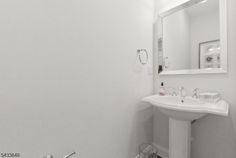 8 Van Cleef Dr Property Photo 10
