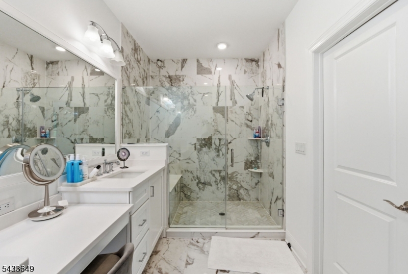 8 Van Cleef Dr Property Photo 26