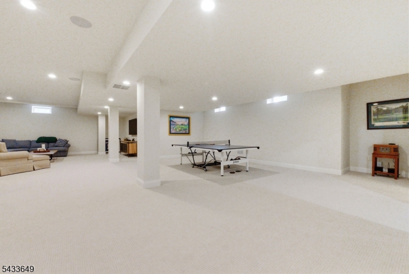 8 Van Cleef Dr Property Photo 34