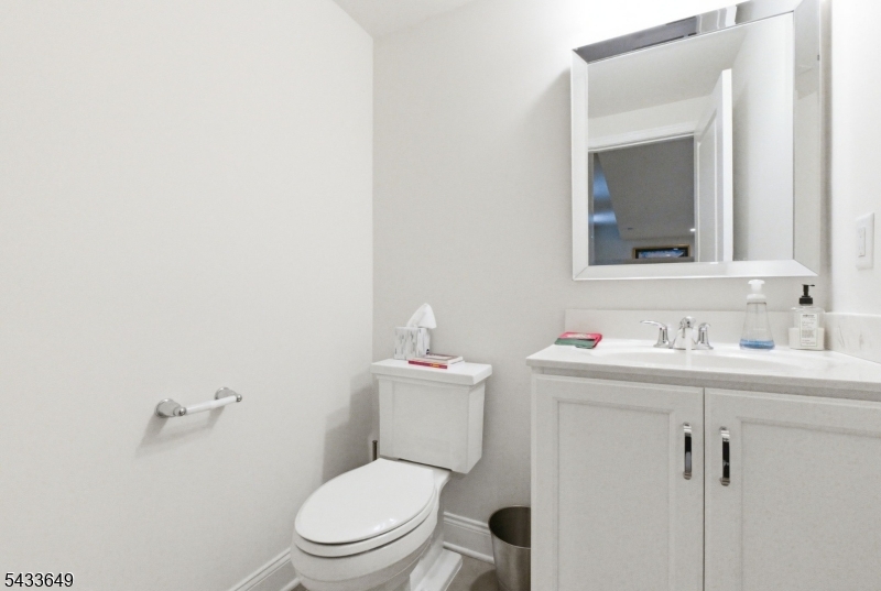 8 Van Cleef Dr Property Photo 37