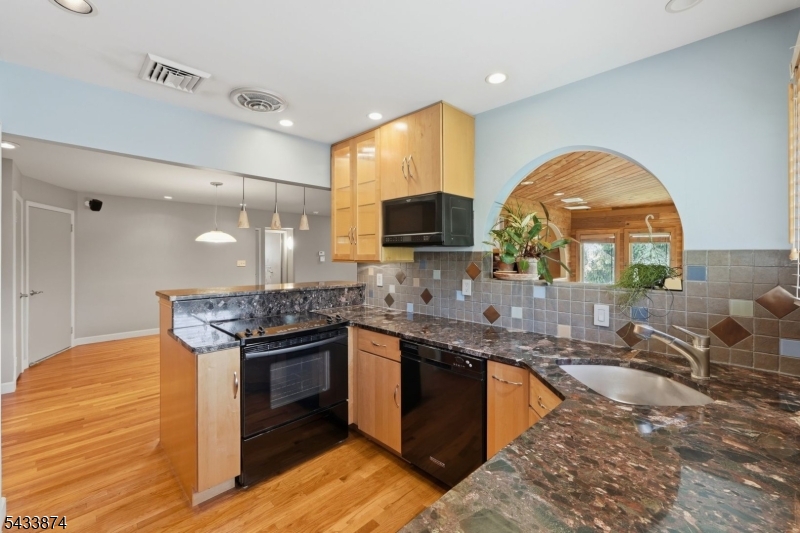 216 E Lake Shore North O103 Property Photo 10
