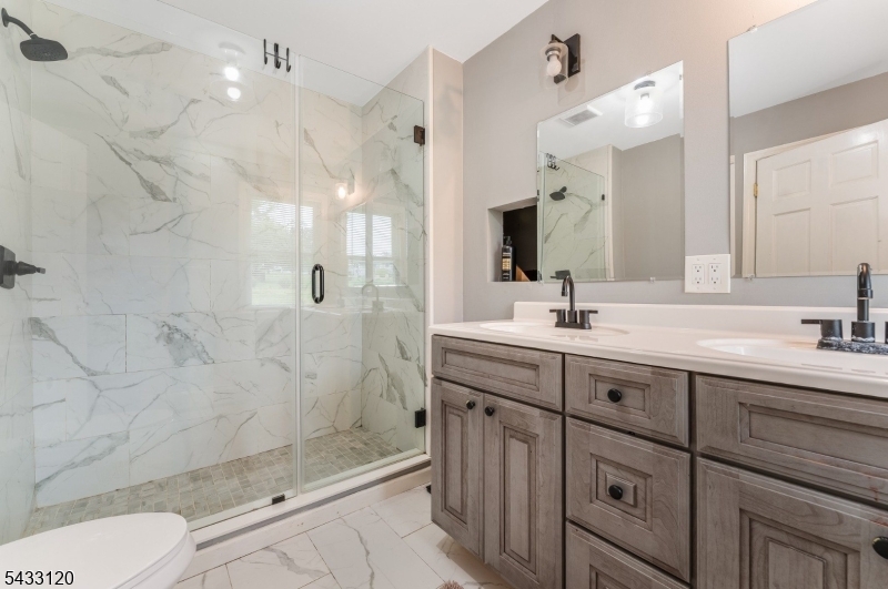 13 Maple Avenue Property Photo 19