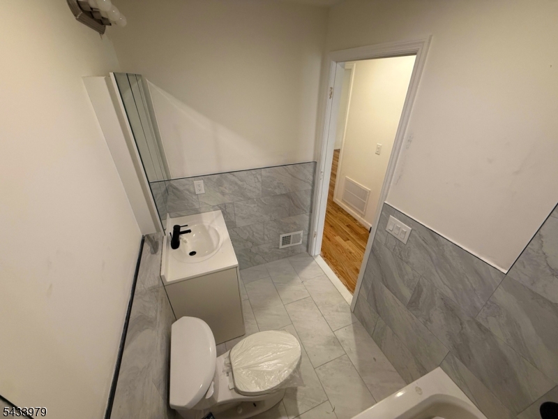 144 Fabyan Pl Property Photo 5