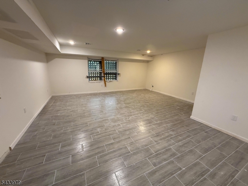 144 Fabyan Pl Property Photo 9