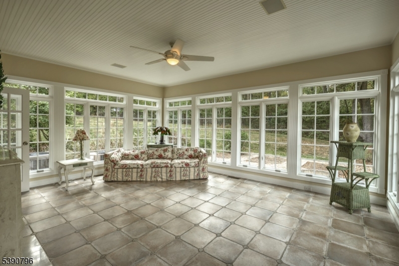 6 Wright Ln Property Photo 5