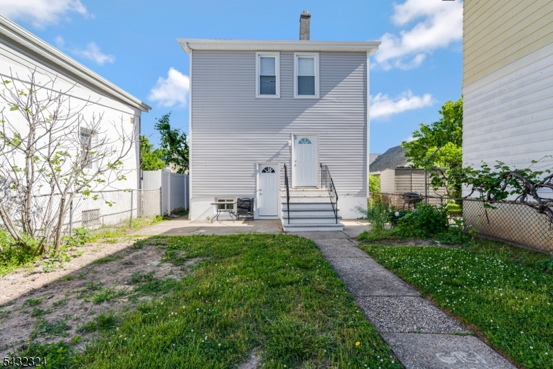 524 Lehigh St Property Photo 27