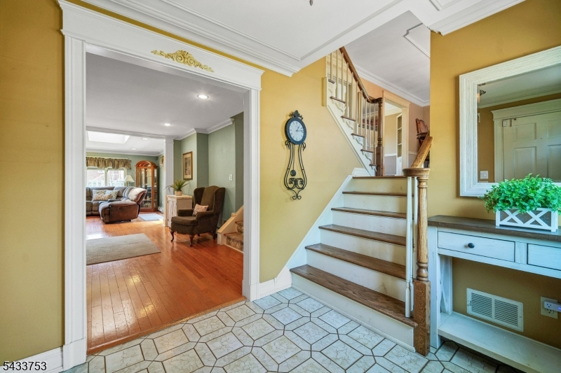 53 Orchard St Property Photo 4