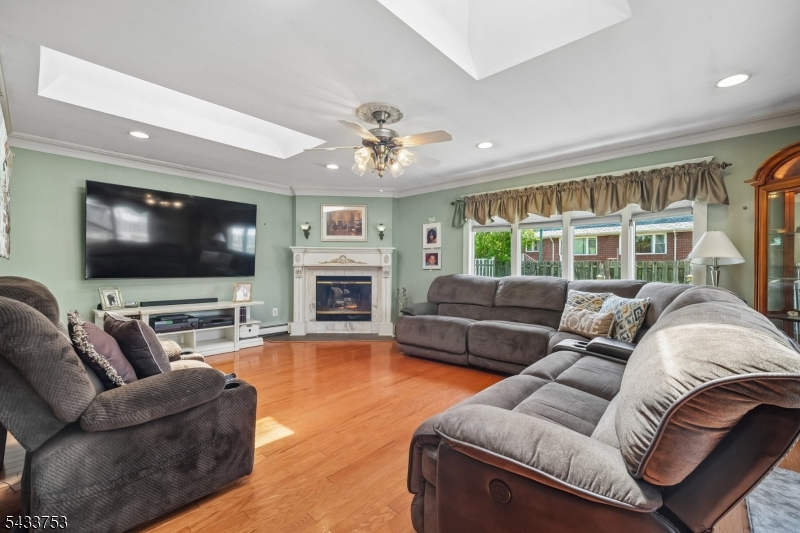 53 Orchard St Property Photo 8