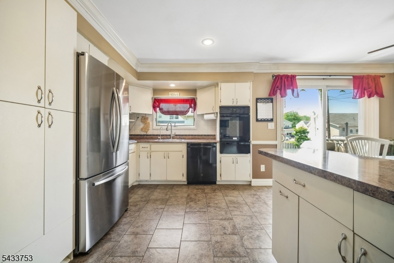 53 Orchard St Property Photo 13