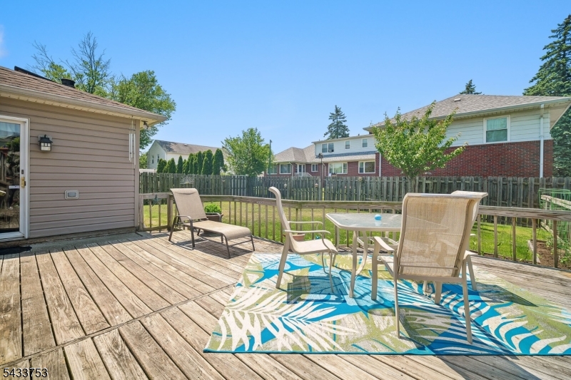 53 Orchard St Property Photo 28