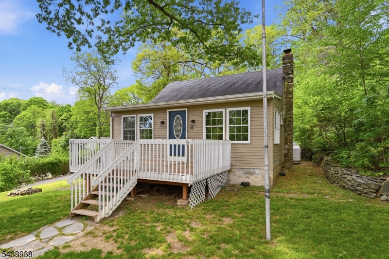 16 Morsemere Rd Property Photo 1
