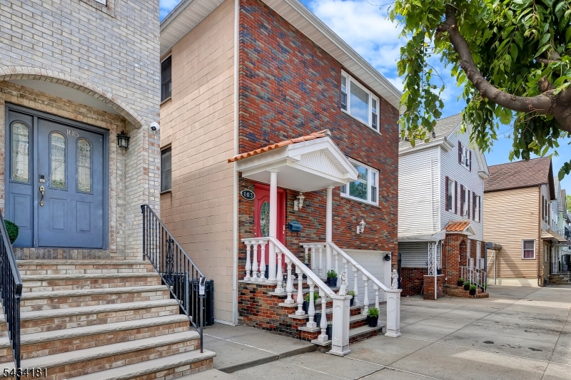 103 Houston St Property Photo 2