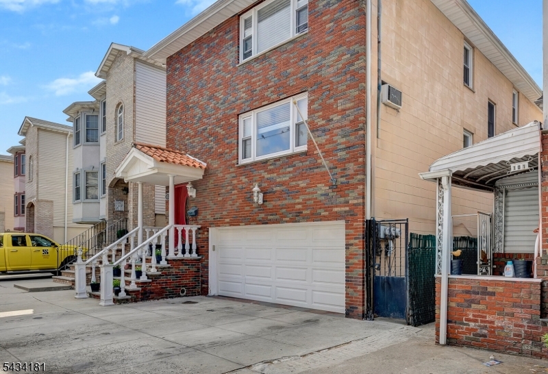 103 Houston St Property Photo 3