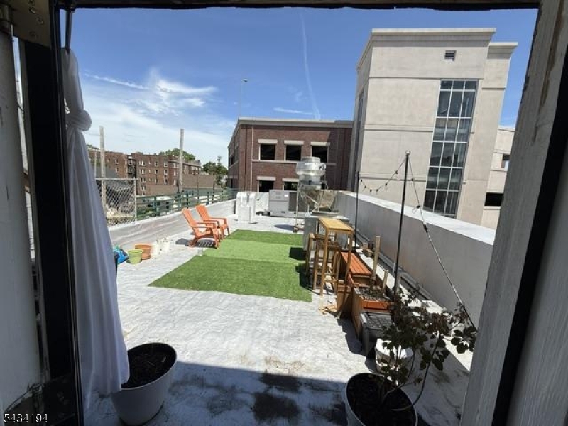 413 Bloomfield Ave 3 Property Photo 1